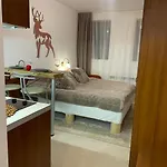Apartment To Door De Luxe *