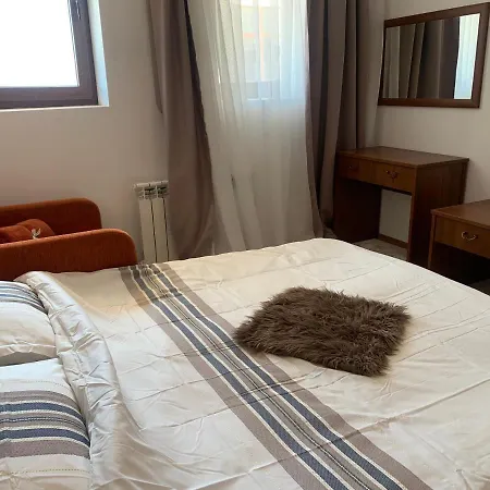 To Door De Luxe * Банско